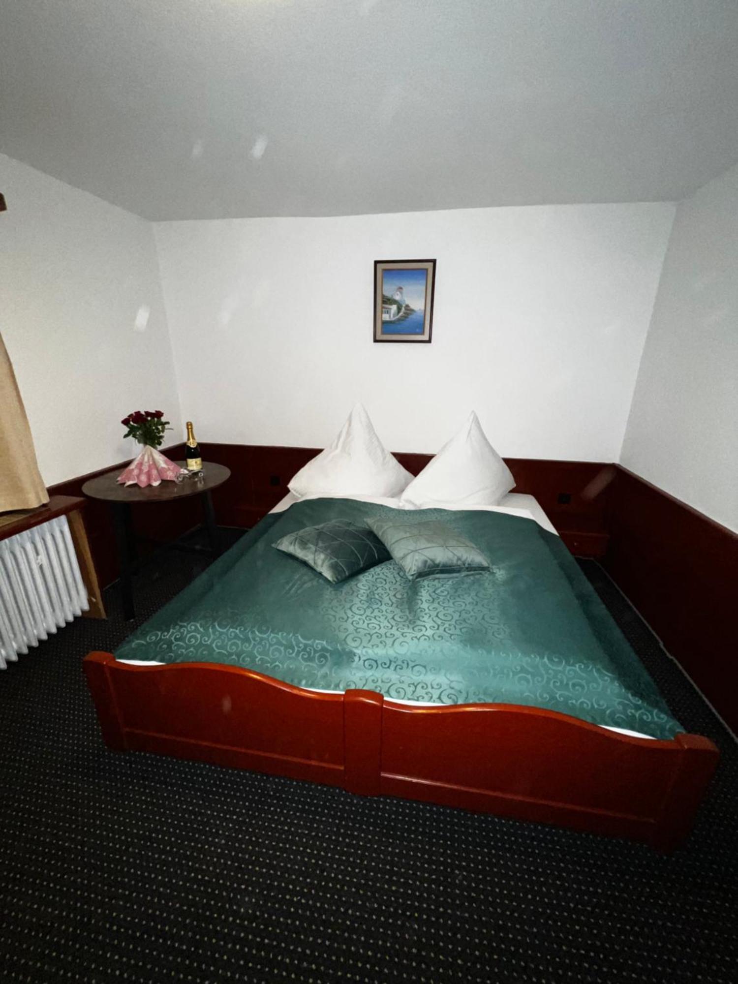 Gasthof Stern Asteri Frickenhausen  Kültér fotó